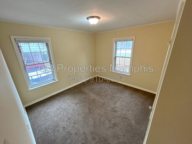 Photo - 3058 Robbiedon St