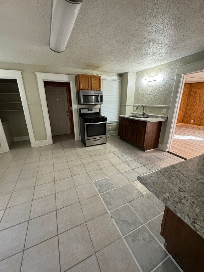 Photo - 511 E Jefferson Ave Unit A