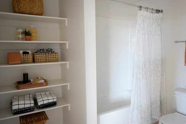 2x2 Hallway Bath/Linen Shelving