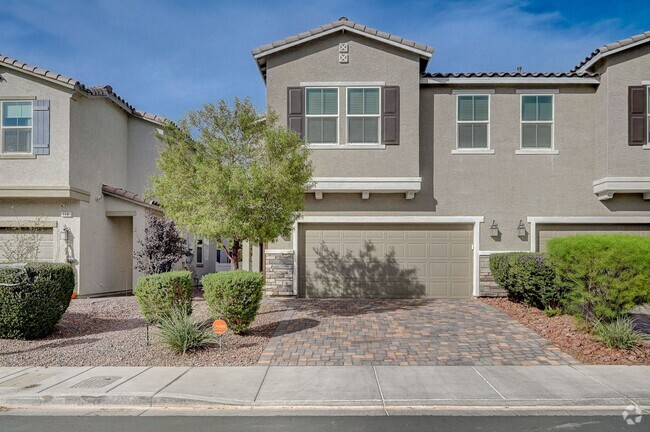 Building Photo - N Las Vegas Beautiful 3 bedroom townhome w...