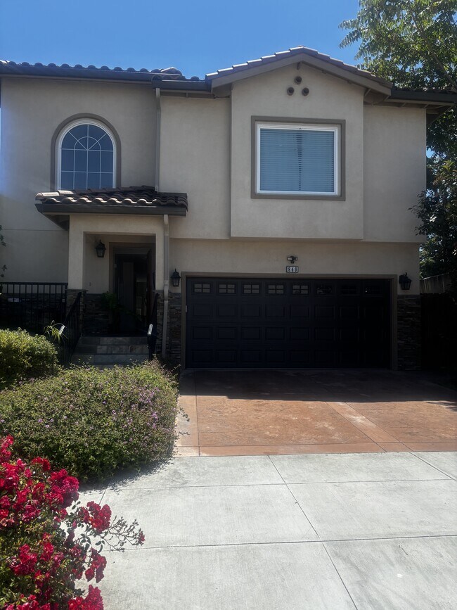 Photo - 840 Civic Center Dr