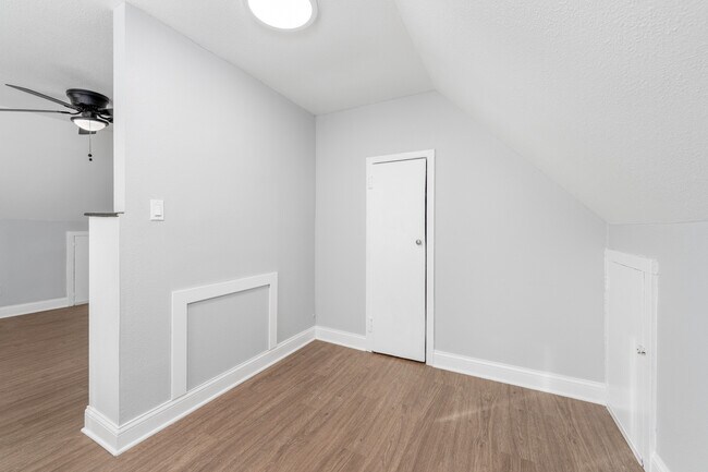 Photo - 221 N Elizabeth St Unit 2