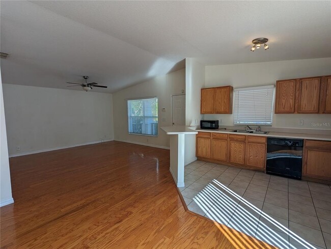 Photo - 608 9th Ave N