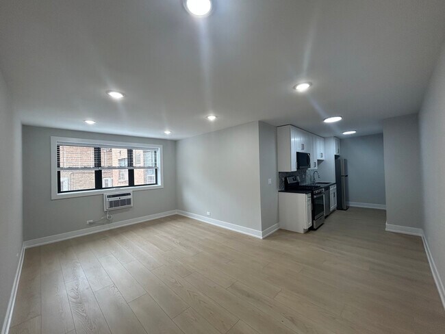 Photo - 516 W Aldine Ave
