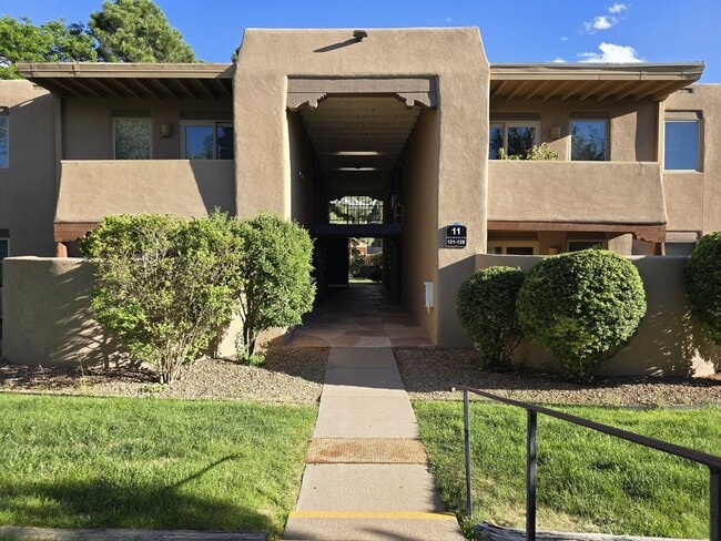 Building Photo - 601 W San Mateo Rd Unit 601 W San Mateo #124