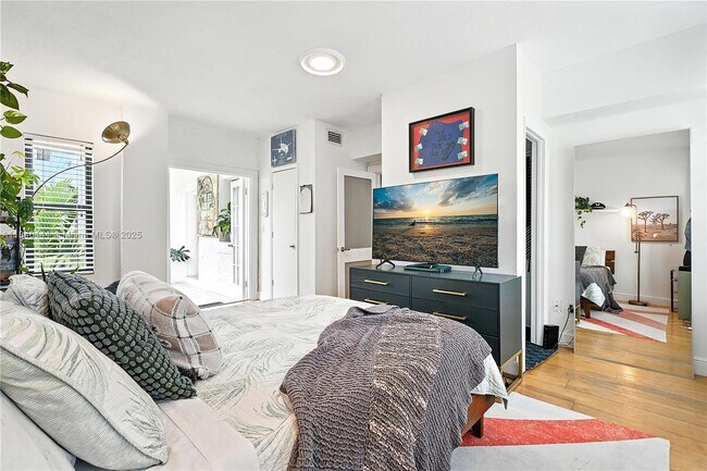 Photo - 934 Michigan Ave Unit 209