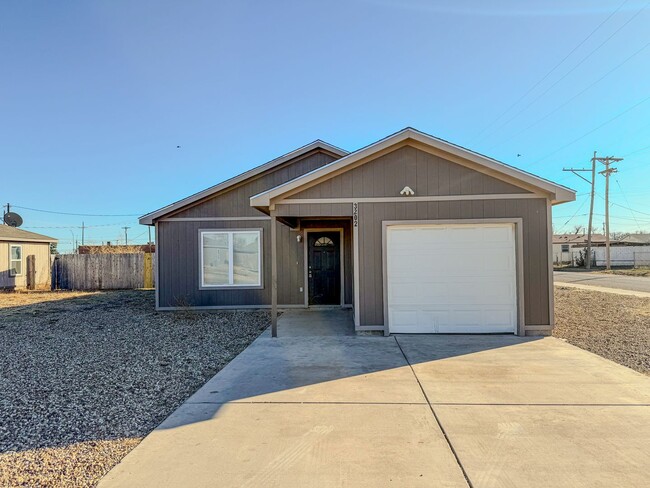 3 Bedroom Home In Lubbock ISD! - 3 Bedroom Home In Lubbock ISD!