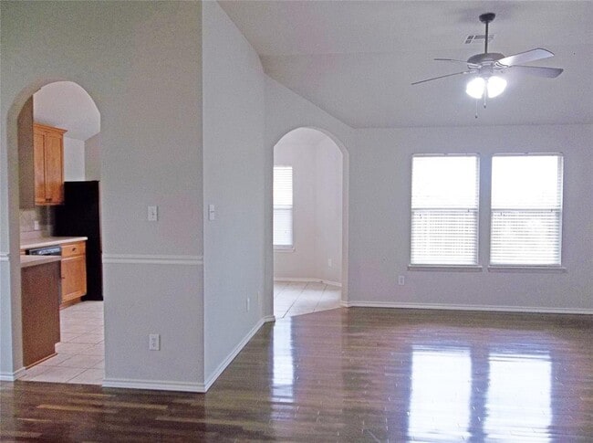 Photo - 110 Fossil Trail