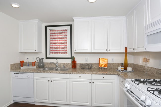 2 BR, 2 BA - Plan 7