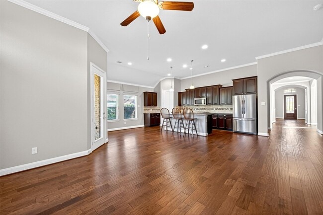 Photo - 14 S Sawbridge Cir