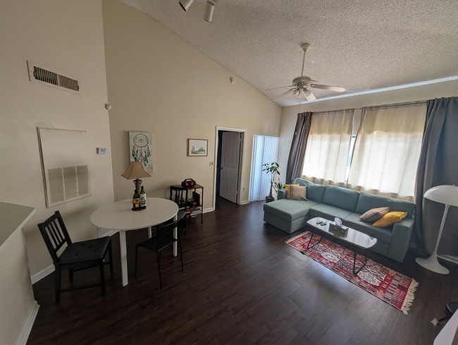 Photo - 2550 SW 18th Ter Unidad Apt 2118