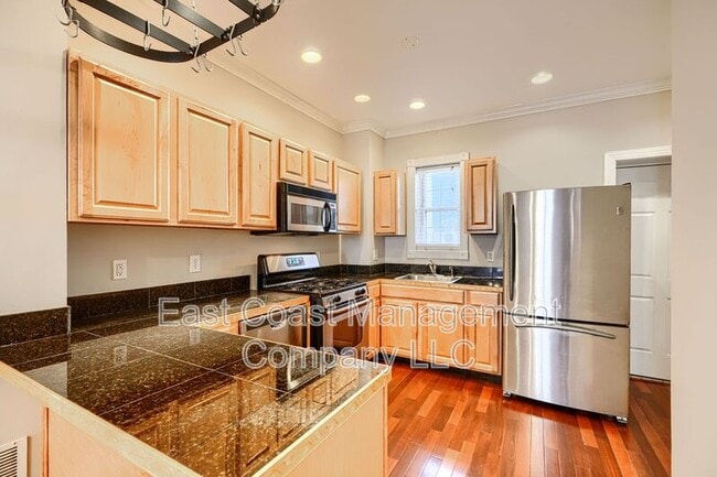 Photo - 1122 Scott St