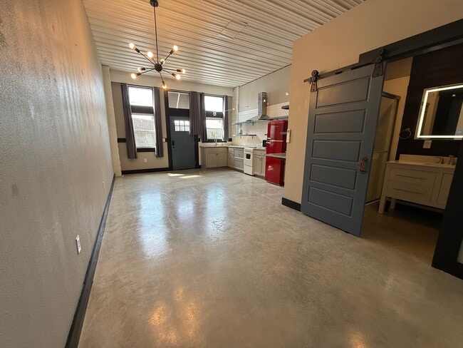 Building Photo - 475 S Hickory St