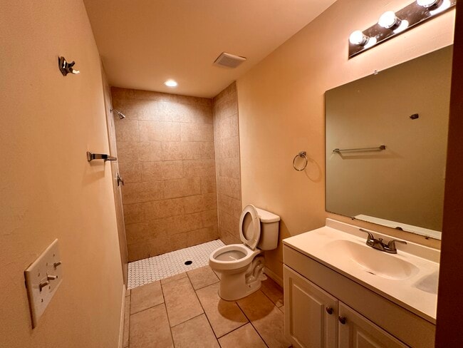 Photo - 641 SE 12th Ct