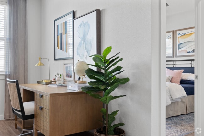 2BR, 2BA - 1,174SF - Living