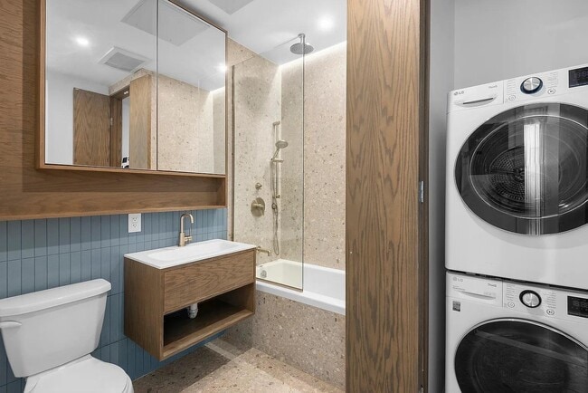 Photo - 373 Palmetto St