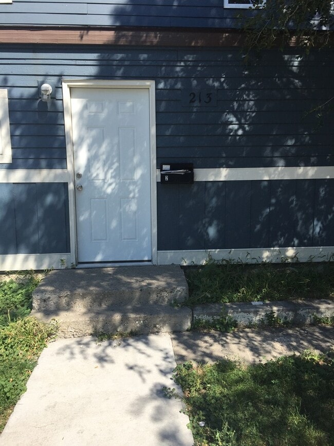 Building Photo - 213 S 28th St Unit 1