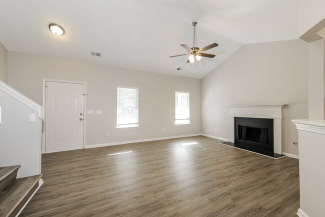 Photo - 4637 Noah Overlook W