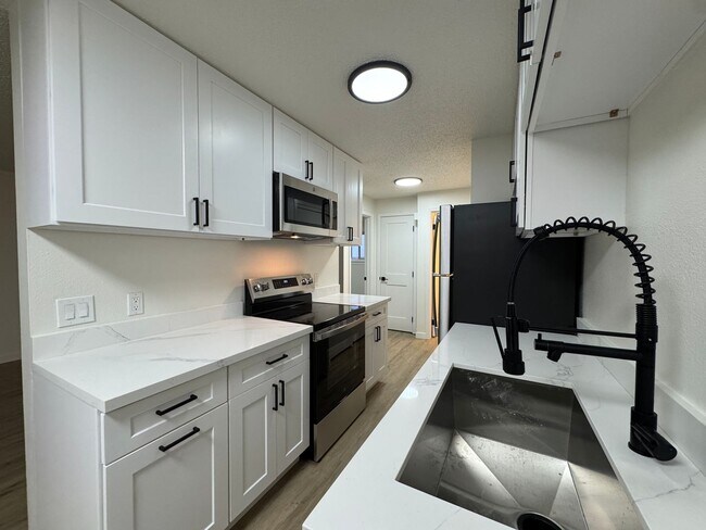 Avia Apartments