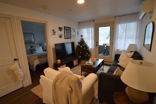 Photo - 5 W Dane St Unit 4