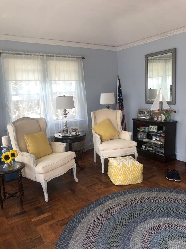 24 Oswego Ave