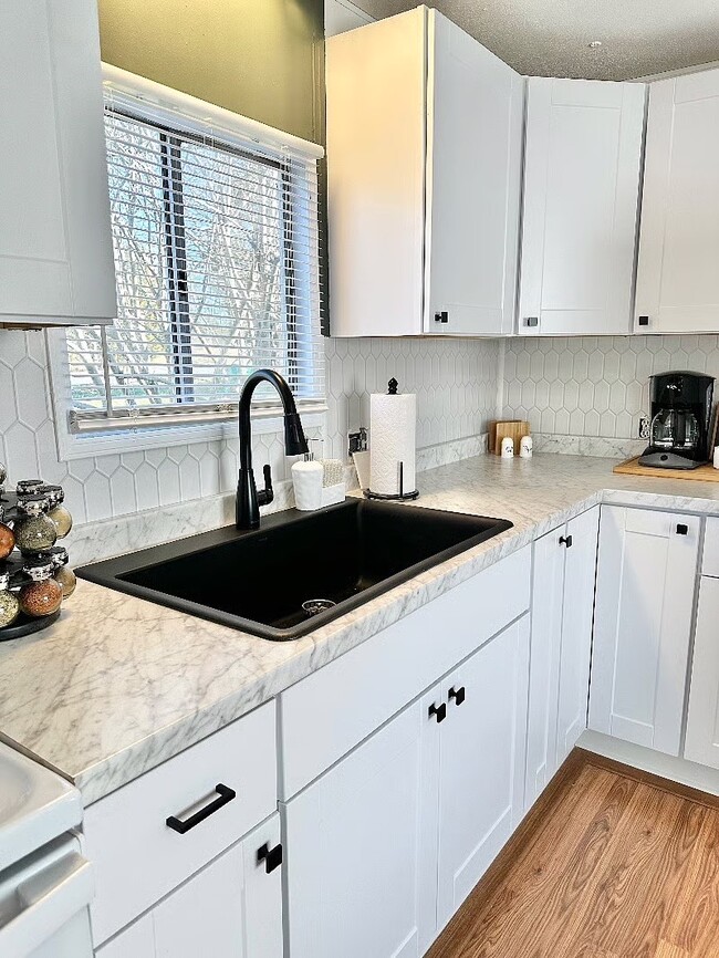 Photo - 4414 Holly Leaf Rd