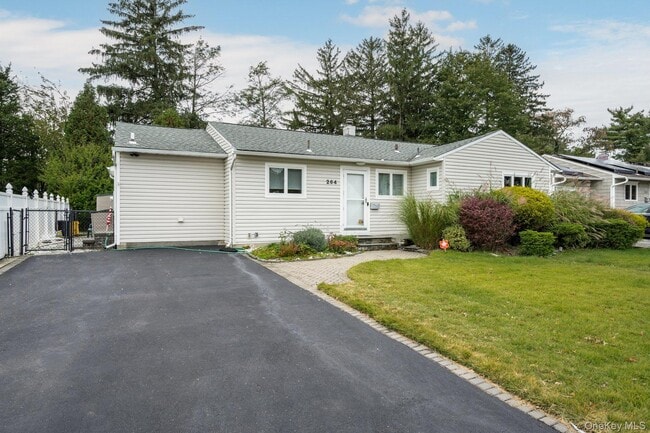 Building Photo - 264 Manetto Hill Rd