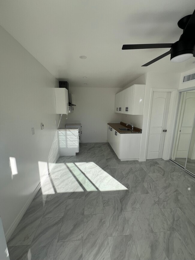 Photo - 5149 Arlington Ave