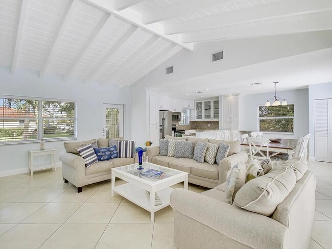 Photo - 1310 Manor Dr