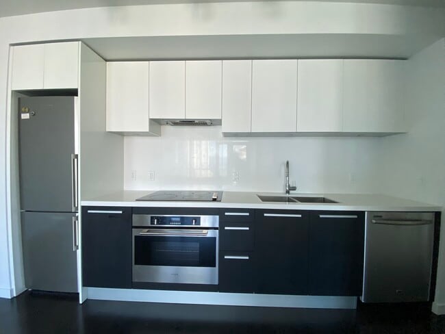 Photo - 6333 Silver Av