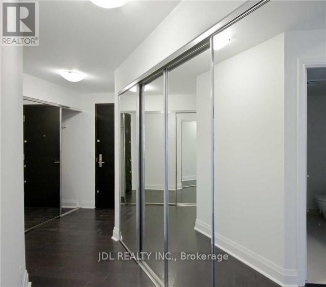 65 St Mary St Unit 707