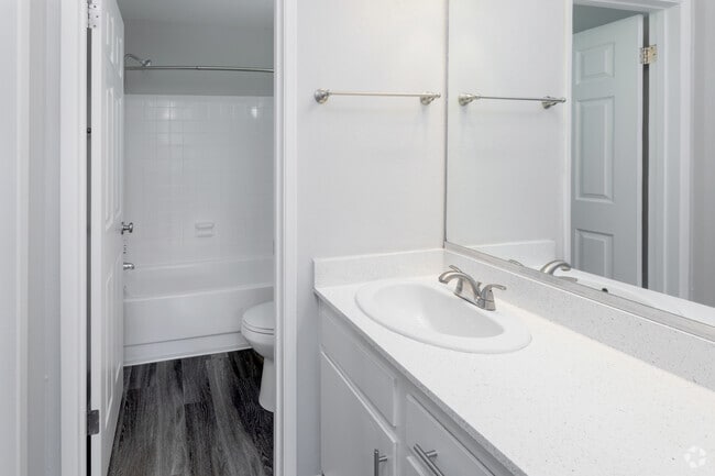 1BR, 1BA - 660SF