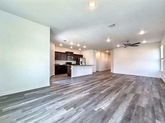 Photo - 613 Old Glory Rd