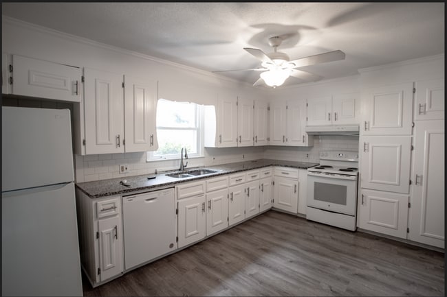 Photo - 2530 Merrimont Dr NW