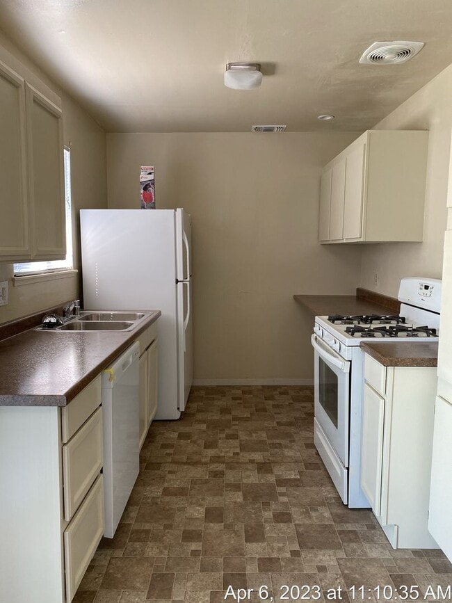 Photo - Cozy Home on a Huge Lot