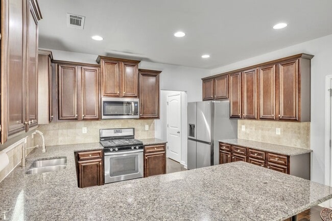 Photo - 87 Wedge Wood Way