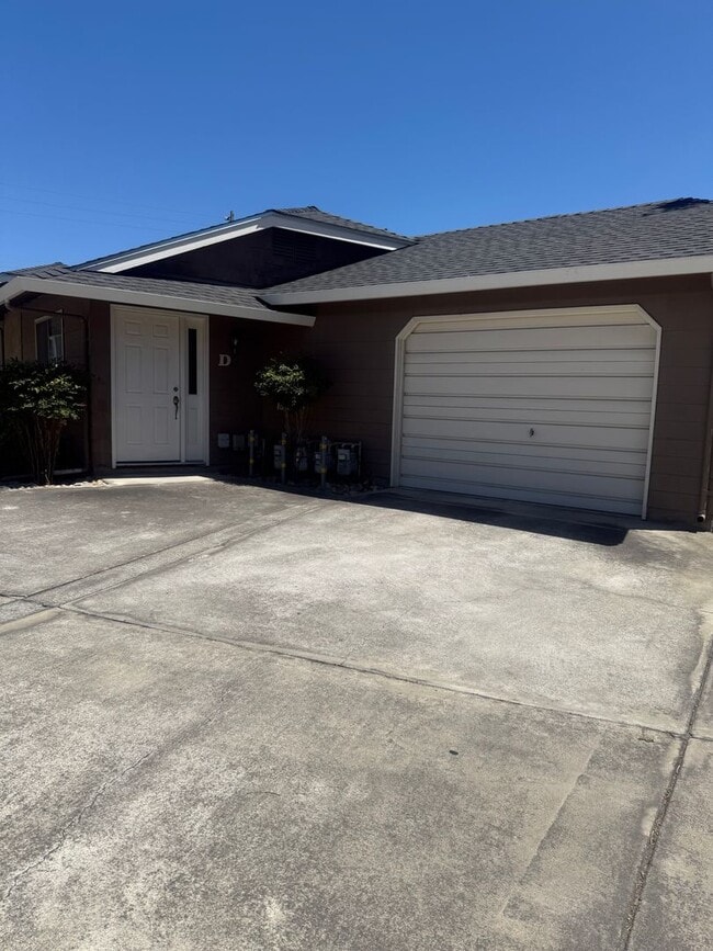 Building Photo - located in the cul-de-sac Rental