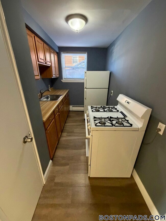 Building Photo - 270 Nesmith St