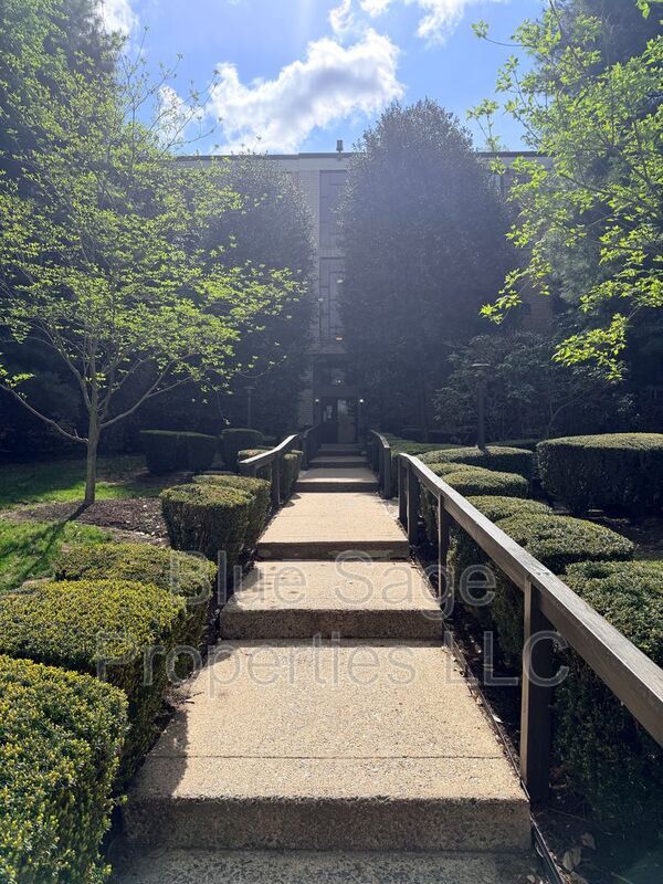 Building Photo - 400 Glendale Rd Unit H-34