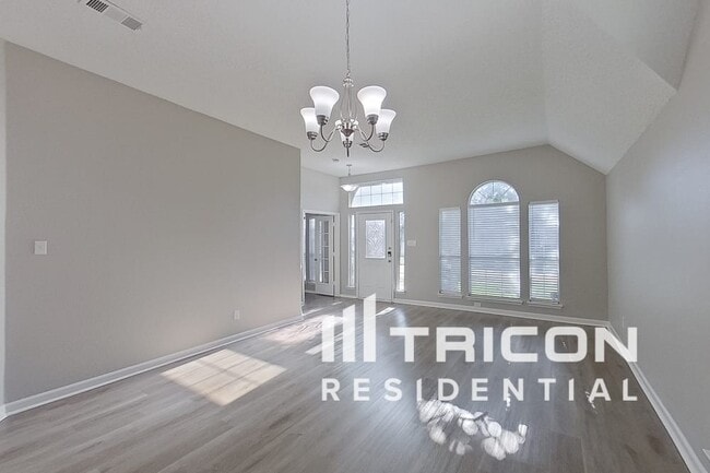 Photo - 521 Spicewood Dr