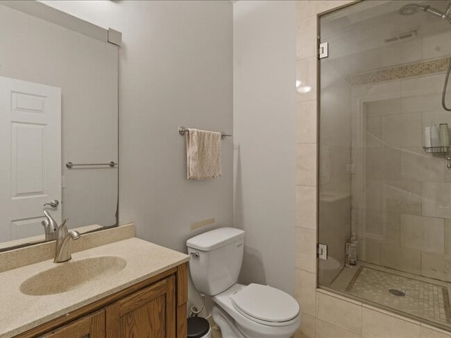Main level bathroom - 842 W 15th Pl