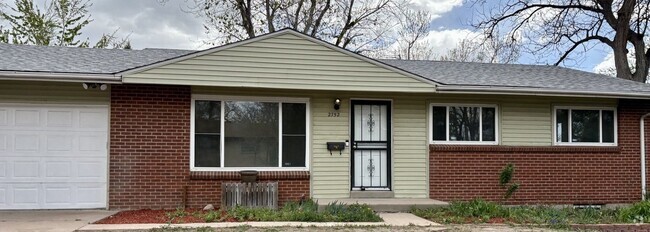 Building Photo - Harvey Park Location!  Single Family Home ...
