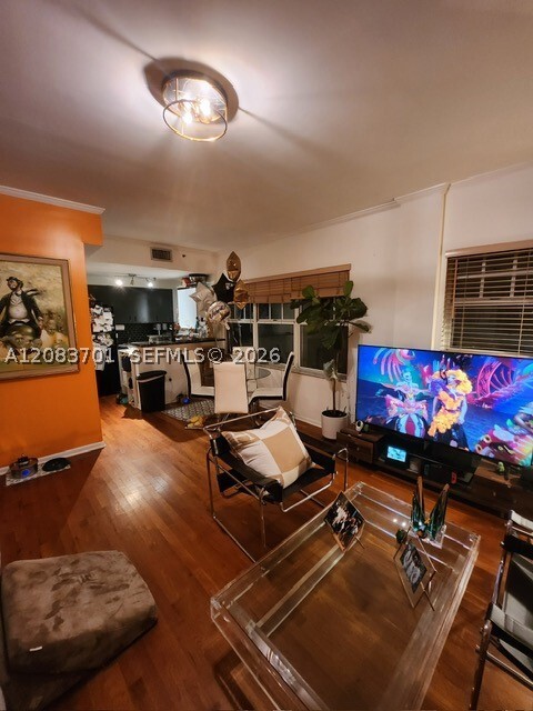 Building Photo - 1255 Pennsylvania Ave Unit 213