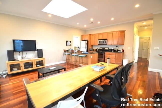 Photo - 10 Bristol St Unit 3