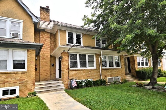 Photo - 335 Stuart Ave Townhome