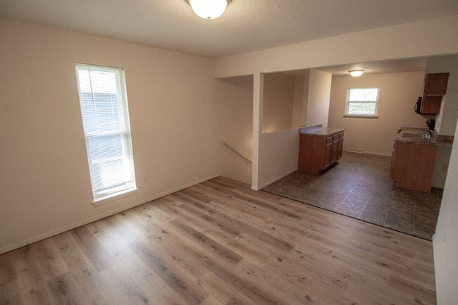 Photo - 1007 W Ash St