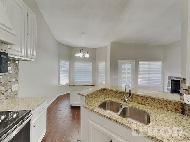 Photo - 843 Magic Cove Ln