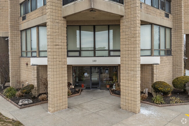Entrance - Harborview Condominiums