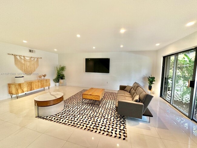 Photo - 3736 NE 166th St