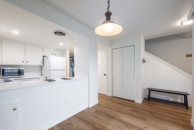 Photo - 127 Yonex Ct Unit 127